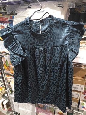 Small Green Leopard Top